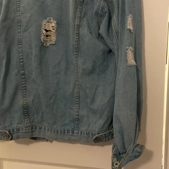 Judy Bridal Jean Jacket Ripped with Front Button Pockets Women’s Large - Picture 8 of 8